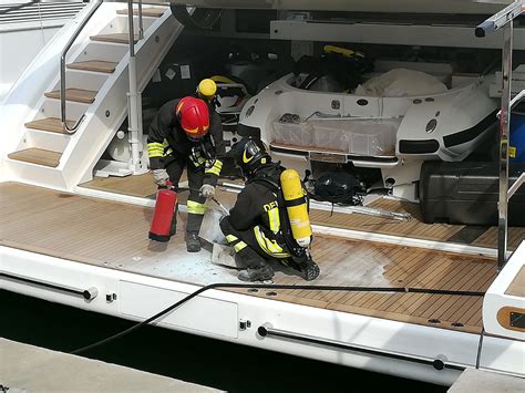 Principio Di Incendio A Bordo Versiliatoday It