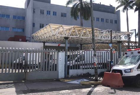 Se Desprende Parte Del Techo De Hospital Del ISSSTE En Veracruz Por