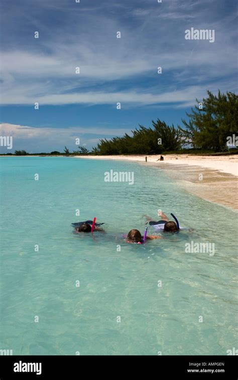 Snorkeling Gordons Beach Long Island Bahamas Stock Photo Alamy