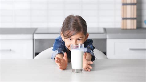 Heres What Happens When You Drink Milk Every Day