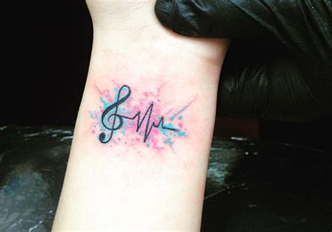 15 Ideias De Tatuagens Para Quem Ama Música Tatuagem Notas Musicais