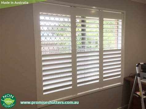 Solid Vinyl Internal Plantation Shutters 3 Panels And 2 Panels Plantation Shutters Pvc Vinyl