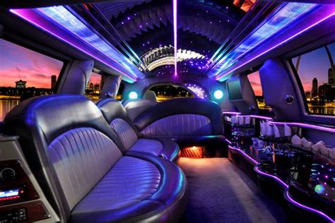 Lincoln Stretch Limo (up to 10 passengers) | LA Party Bus Limos