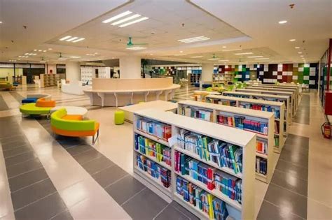 Trường đại Học Mới Nhận Danh Xưng Nôi đào Tạo Hoa Hậu Á Hậu Quốc Dân