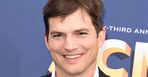 Ashton Kutcher Wiki 2021 Net Worth Height Weight Relationship