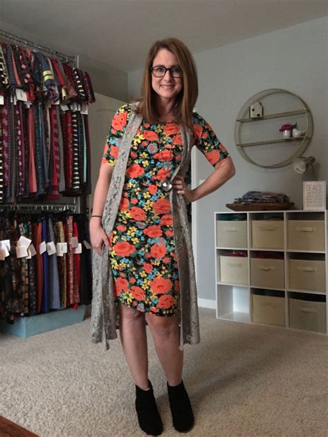 Julia And Joy Vest Is A Winning Combo Lularoe Styling Dresses With Sleeves Short Sleeve Dresses