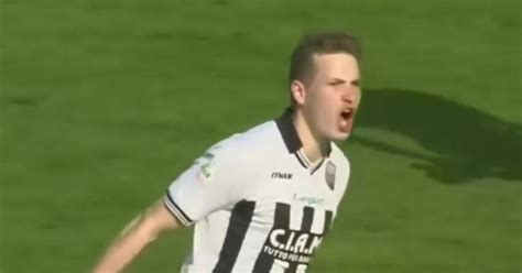 Rivoluzione Nel Mondo Del Calcio L Ex Ascoli Jankto Sono Gay Non