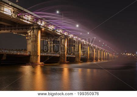 Banpo Rainbow Bridge Image & Photo (Free Trial) | Bigstock