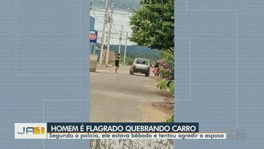 JA 1ª Edição Regional Homem é detido após quebrar carro pá