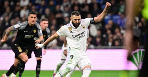 La Liga Karim Benzemas Brace Hands Real Madrid Comfortable Win Over Elche