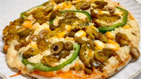 Home Made Pizza 🍕🍕 Tawa Pizza Fast And Quick Recipe Chicken Pizza Snack Pizza Youtube