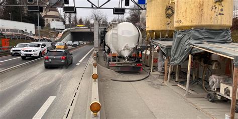 St Gallen Mann 60 Stirbt Bei Arbeitsunfall Auf Der A1