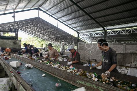 Pengolahan Sampah Mandiri ANTARA Foto