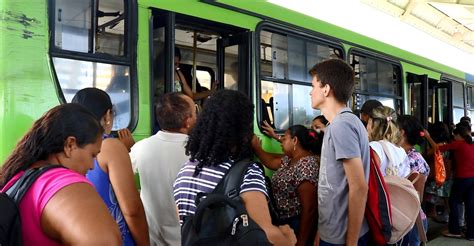 Frota de ônibus do transporte público de Teresina é reduzida no período