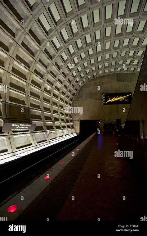 The Washington Dc Subway Gallery Place Metro Rail Train Station Stock