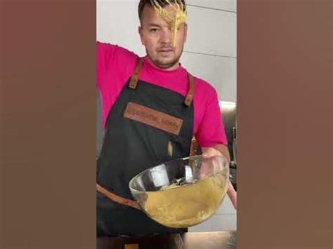 Цезарь с курицей и идеальный соус - YouTube