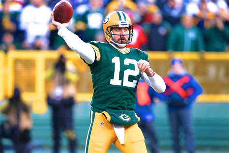 Aaron Rodgers Takes Another Big Stride Into Realm Of Nfl Quarterback