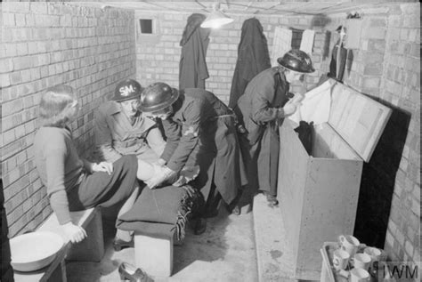 LIFE IN AN AIR RAID SHELTER NORTH LONDON ENGLAND 1940 Imperial War