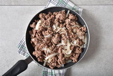 Ground beef and onions stock image. Image of beef, food - 119992555