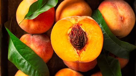 The Best Way To Store Peaches Just In Time For Summer