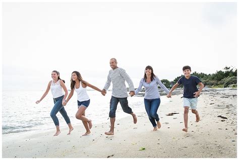 Séance photo famille à la plage Photographe famille Bretagne Oh