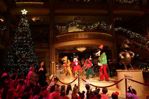 Photos Video Mickey And Friends Tree Lighting Ceremony On The Disney