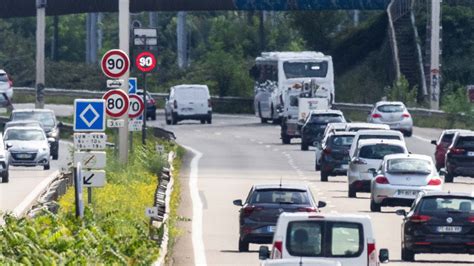 Neues Verkehrsschild Vorfahrt auch für Busse in Frankreich