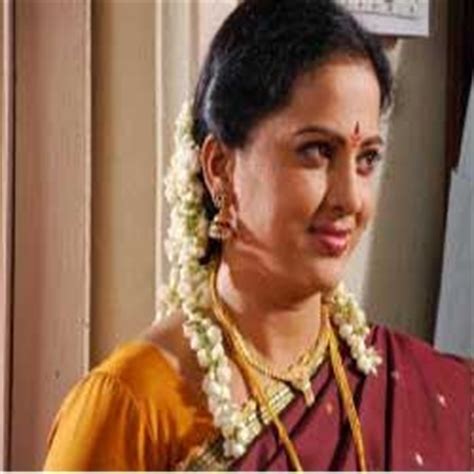 Malayalam Gossips Famous Actress Yamuna Arrested On Prostitution