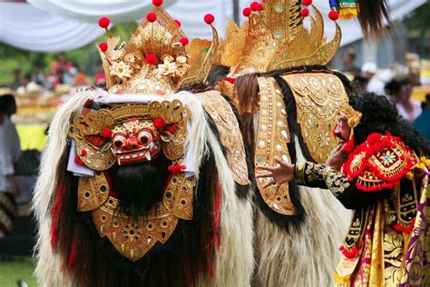 Barong Dance in Bali Indonesia - History - Myth - Facts of Indonesia