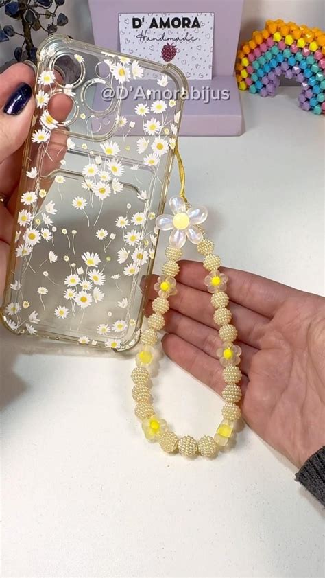 Danielly Maciel On Instagram Phone Strap De Florzinhas Um Modelo Bem