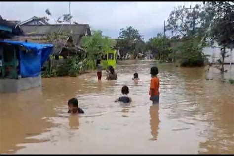 Empat Kecamatan Di Kabupaten Pandeglang Diterjang Banjir Antara News