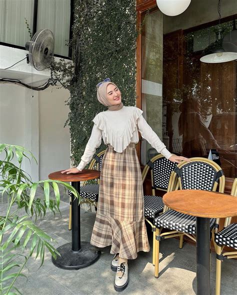 Ootd Hijab Nuansa Cokelat Ala Intan Ghazella