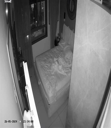 IPCAM Quick Peek Hot Fit Naked Turkish Guy ThisVid