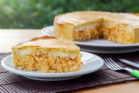 Torta integral de frango cremosa é perfeita para o almoço ou jantar