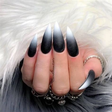 Best Black Stiletto Nails Designs For Your Halloween