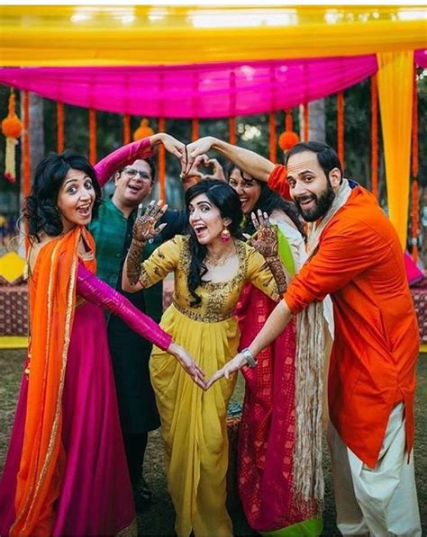 mehandi photo shoot ideas bridal photography poses indian wedding