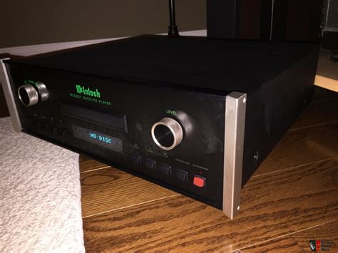 McIntosh MCD201 SACD CD Player With Remote Photo 1400622 Canuck