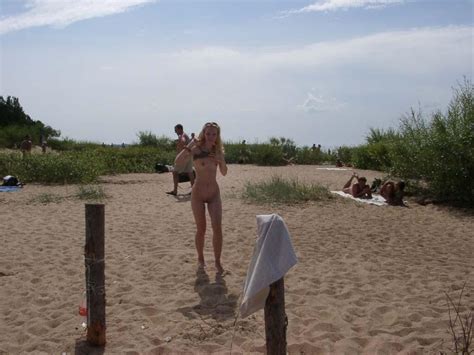 Blonde Sunbathing Naked At Public Beach Russian Sexy Girls