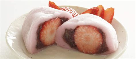 Ichigo Daifuku Authentic Recipe | TasteAtlas