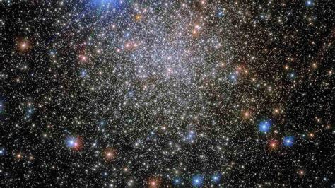 NASA Shares Spectacular Image of 'Rediscovered’ Globular Star Cluster - News Update