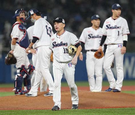 ＜ヤ・中＞5回途中、4失点で降板する石川（撮影・村上 大輔） ― スポニチ Sponichi Annex 野球