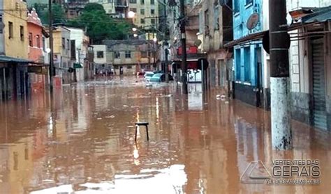 Forte Chuva Causa Estragos E Alaga Ruas Em Juiz De Fora Nesta Segunda