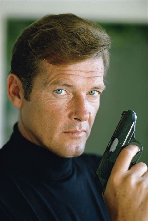 Sir Roger Moore's James Bond films to screen in cinemas