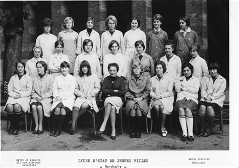 Photo de classe 1ère de 1966 Lycée De Jeunes Filles Copains d avant