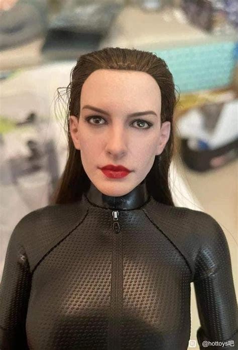 1 6 Hot Toys MMS627 The Dark Knight Trilogy Catwoman Collectible Figure Reissue Page