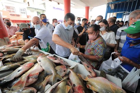 Governador Wilson Lima Acompanha A Entrega De Toneladas De Pescado A