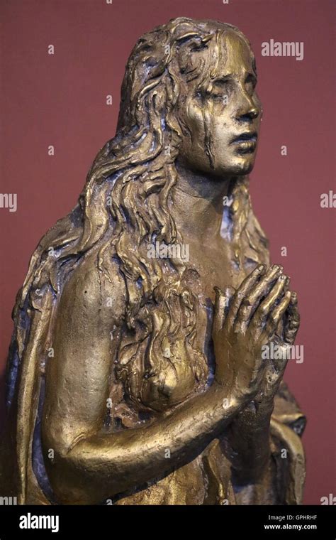 Statue of Mary in the Vatican museums Stock Photo - Alamy