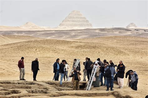 Egypt displays recently discovered ancient tombs in Saqqara