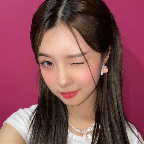 kep1er dayeon 다연 icon twitter Nayeon Pearl Earrings Kpop Lady Icons