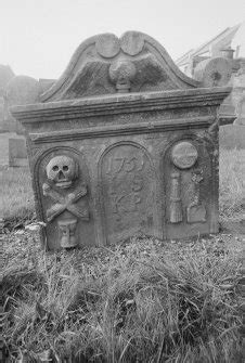 Alloa Kirkgate Old Parish Church Churchyard Canmore